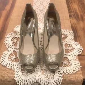 Michael Kors Silver Glitter Peep Toe Pumps 6M